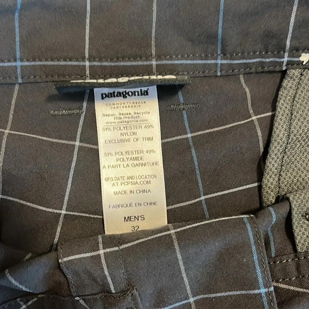 Patagonia men’s black checkered shorts - Picture 2 of 4